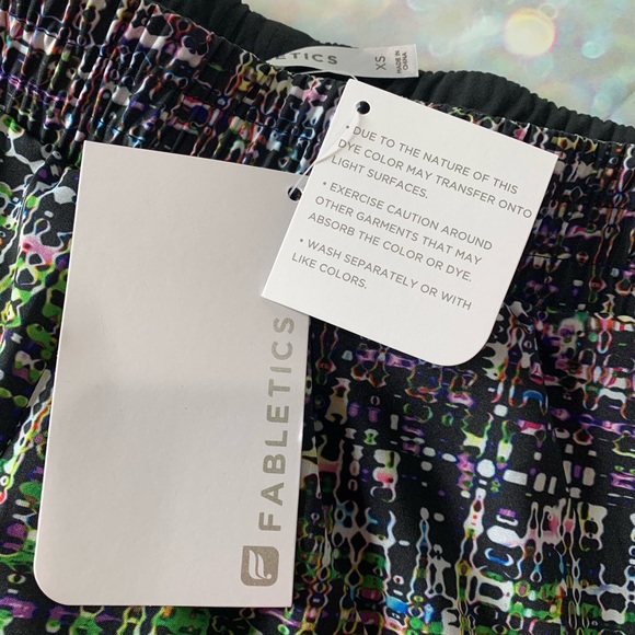 SALE!  Women’s Fabletics Fallon Short. NWT. XS - Picture 6 of 8